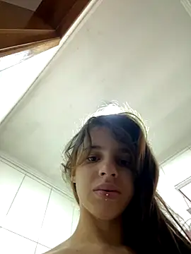 Snapshot of Mirella_Oliveira chatting on 12/20/25, 01:40 Mirella Oliveira online show from 12/20/25, 01:40