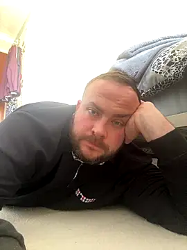 Snapshot of different-strokes chatting on 09/30/25, 01:27 different-strokes online show from 09/30/25, 01:27