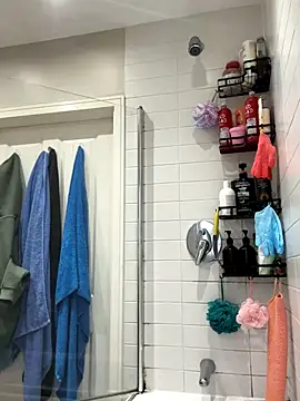 Snapshot of different-strokes chatting on 10/13/25, 04:29 different-strokes online show from 10/13/25, 04:29