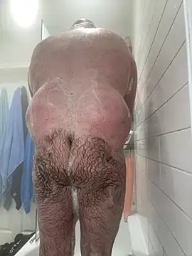 Snapshot of different-strokes chatting on 10/16/25, 04:08 different-strokes online show from 10/16/25, 04:08