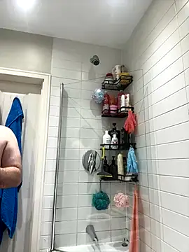 Snapshot of different-strokes chatting on 10/22/25, 04:29 different-strokes online show from 10/22/25, 04:29