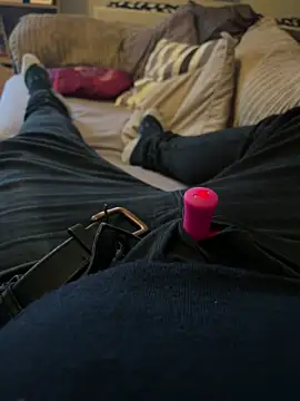 Snapshot of different-strokes chatting on 10/31/25, 03:35 different-strokes online show from 10/31/25, 03:35