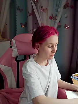 Snapshot of Fuzzy_Unicorn chatting on 09/15/25, 07:36 Fuzzy Unicorn online show from 09/15/25, 07:36