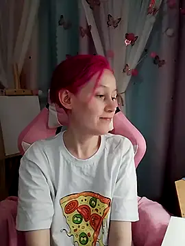 Snapshot of Fuzzy_Unicorn chatting on 09/25/25, 07:17 Fuzzy Unicorn online show from 09/25/25, 07:17