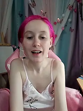 Snapshot of Fuzzy_Unicorn chatting on 11/20/25, 07:35 Fuzzy Unicorn online show from 11/20/25, 07:35