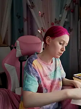 Snapshot of Fuzzy_Unicorn chatting on 11/28/25, 07:38 Fuzzy Unicorn online show from 11/28/25, 07:38