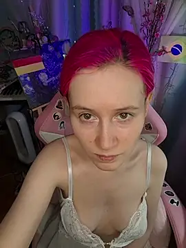Snapshot of Fuzzy_Unicorn chatting on 06/17/26, 10:28 Fuzzy Unicorn online show from 06/17/26, 10:28