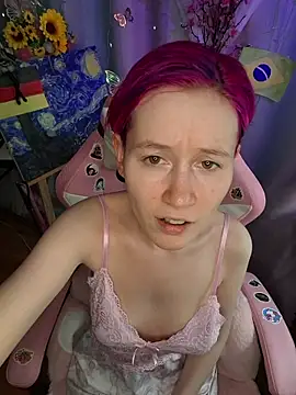 Snapshot of Fuzzy_Unicorn chatting on 07/17/26, 11:28 Fuzzy Unicorn online show from 07/17/26, 11:28