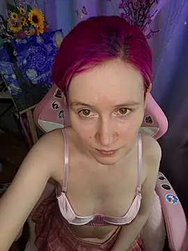 Snapshot of Fuzzy_Unicorn chatting on 07/20/26, 10:18 Fuzzy Unicorn online show from 07/20/26, 10:18