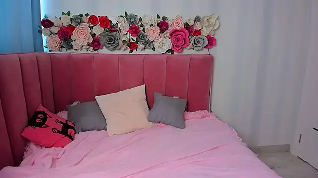 AnimeAlica18 online show from 09/18/25, 03:41