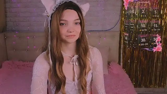 AnimeAlica18 online show from 12/19/25, 02:40