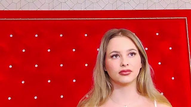 Snapshot of Ellsa_Jean_ chatting on 11/19/25, 03:28 Ellsa Jean online show from 11/19/25, 03:28