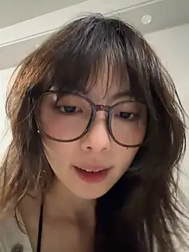 xuannv0000 online show from 03/02/26, 04:03