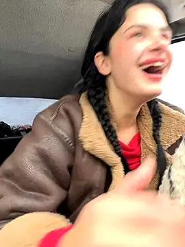 Snapshot of MiraReach chatting on 11/05/25, 03:06 MiraReach online show from 11/05/25, 03:06