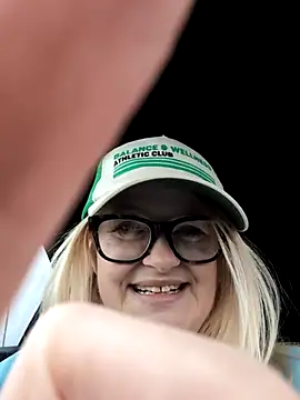 SuzieSub online show from 10/21/25, 12:50