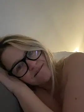 SuzieSub online show from 02/05/26, 09:03