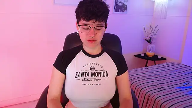 Snapshot of jeroharper chatting on 09/21/25, 11:12 jeroharper online show from 09/21/25, 11:12