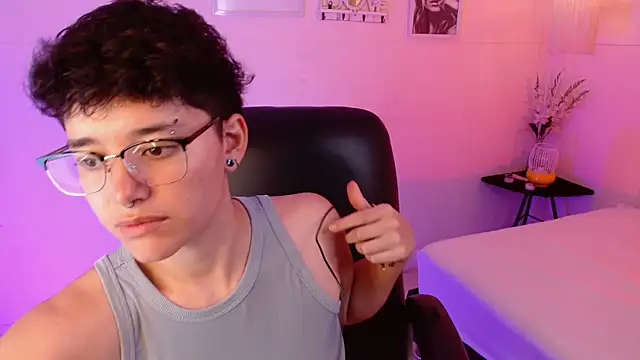 Snapshot of jeroharper chatting on 12/03/25, 04:16 jeroharper online show from 12/03/25, 04:16