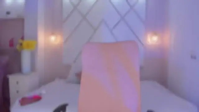 Snapshot of isabellashine chatting on 11/26/25, 03:13 isabellashine online show from 11/26/25, 03:13