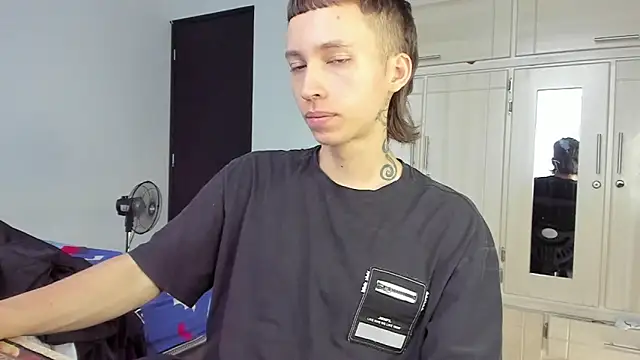 spacehumanz online show from 12/17/25, 02:23