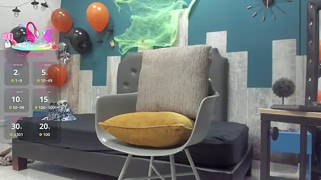 Snapshot of Ian1_ chatting on 10/22/25, 11:32 Ian1 online show from 10/22/25, 11:32