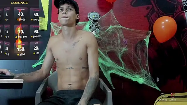 Snapshot of Ian1_ chatting on 11/02/25, 01:35 Ian1 online show from 11/02/25, 01:35