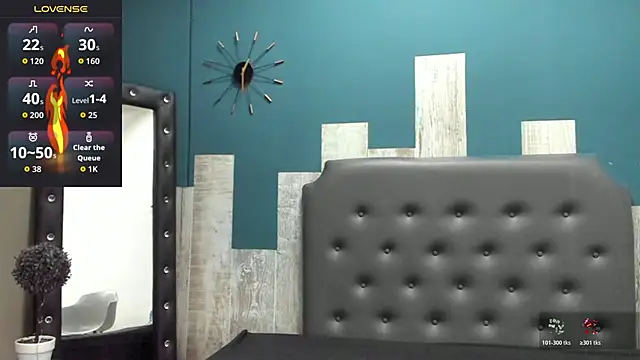 Snapshot of Ian1_ chatting on 11/05/25, 11:10 Ian1 online show from 11/05/25, 11:10