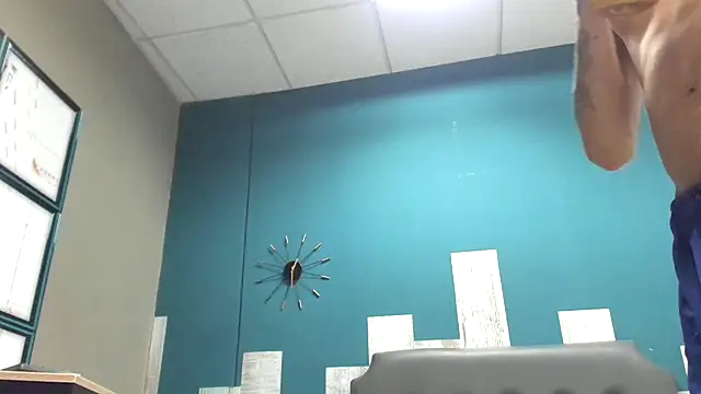 Snapshot of Ian1_ chatting on 11/30/25, 04:38 Ian1 online show from 11/30/25, 04:38