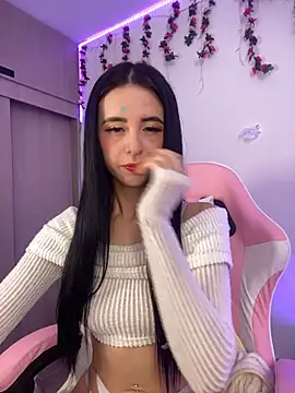 Lia  1 online show from 11/18/25, 07:51
