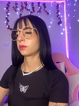 Lia  1 online show from 12/01/25, 11:10