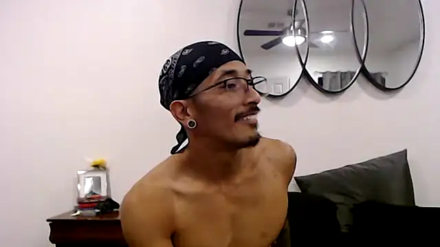 tanjir020 online show from 04/17/26, 12:19