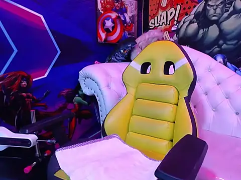 Snapshot of almesexyy chatting on 09/25/25, 03:32 almesexyy online show from 09/25/25, 03:32