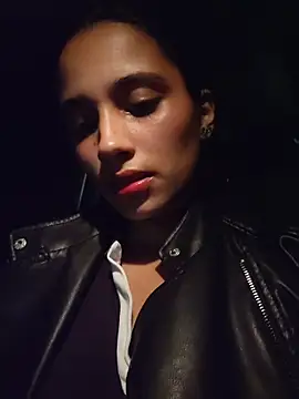 Lorena Mcfly online show from 11/22/25, 12:20