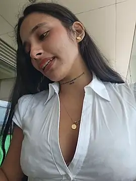 Lorena Mcfly online show from 04/01/26, 02:47