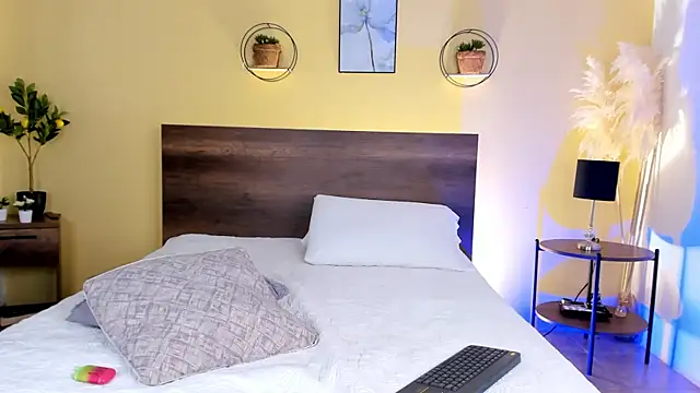 Snapshot of CamilleGrace chatting on 09/25/25, 12:53 CamilleGrace online show from 09/25/25, 12:53