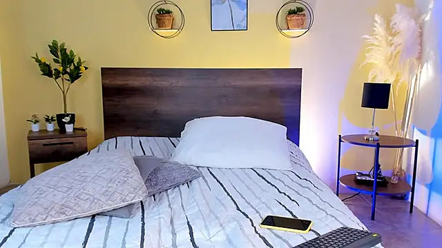 Snapshot of CamilleGrace chatting on 09/26/25, 12:53 CamilleGrace online show from 09/26/25, 12:53