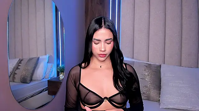 LucySalvatore  online show from 11/27/25, 06:10