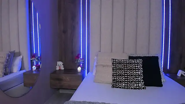 LucySalvatore  online show from 02/24/26, 05:44