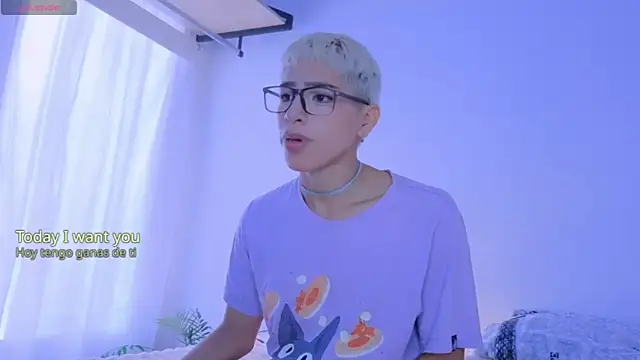 Snapshot of taichi_bluy chatting on 09/18/25, 08:00 taichi bluy online show from 09/18/25, 08:00