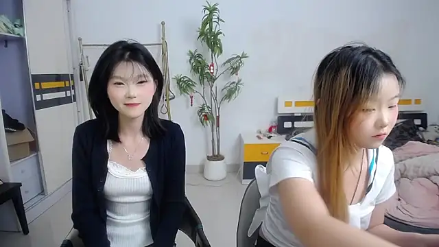 Snapshot of Babygirls523 chatting on 09/25/25, 11:03 Babygirls523 online show from 09/25/25, 11:03