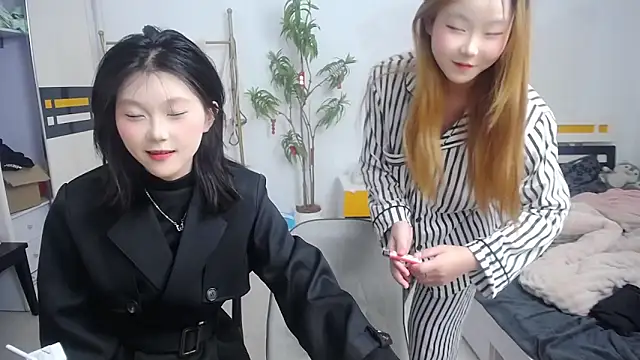 Snapshot of Babygirls523 chatting on 09/26/25, 05:06 Babygirls523 online show from 09/26/25, 05:06