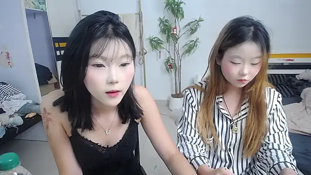 Snapshot of Babygirls523 chatting on 09/27/25, 04:45 Babygirls523 online show from 09/27/25, 04:45