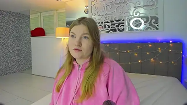 AshleyJoness online show from 12/21/25, 06:20