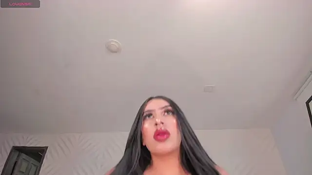 LeahLombardi  online show from 03/31/26, 03:30