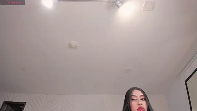 LeahLombardi  online show from 04/01/26, 03:40