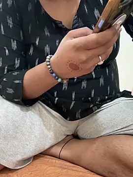 Snapshot of pushpayadav chatting on 10/23/25, 05:33 pushpayadav online show from 10/23/25, 05:33