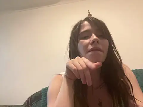 Snapshot of the_holy_t chatting on 12/16/25, 06:57 the holy t online show from 12/16/25, 06:57