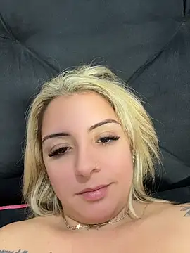Snapshot of sophiemonroevip chatting on 07/17/26, 03:24 sophiemonroevip online show from 07/17/26, 03:24
