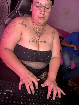 valen1891 online show from 12/16/25, 03:33