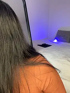 Snapshot of lunatorch chatting on 10/22/25, 03:56 lunatorch online show from 10/22/25, 03:56